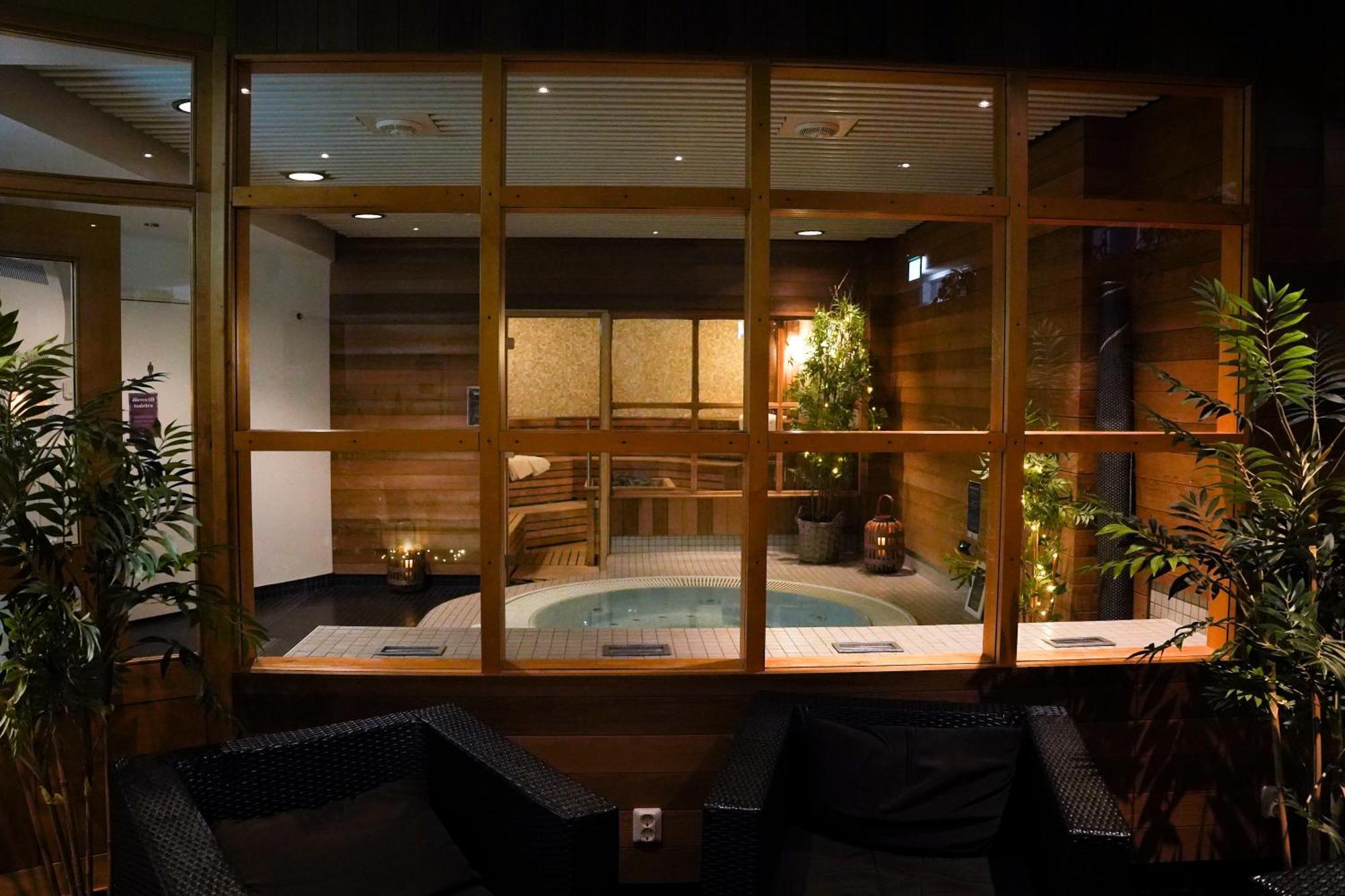 Home Hotel Kompaniet Нюшьопинг Екстериор снимка