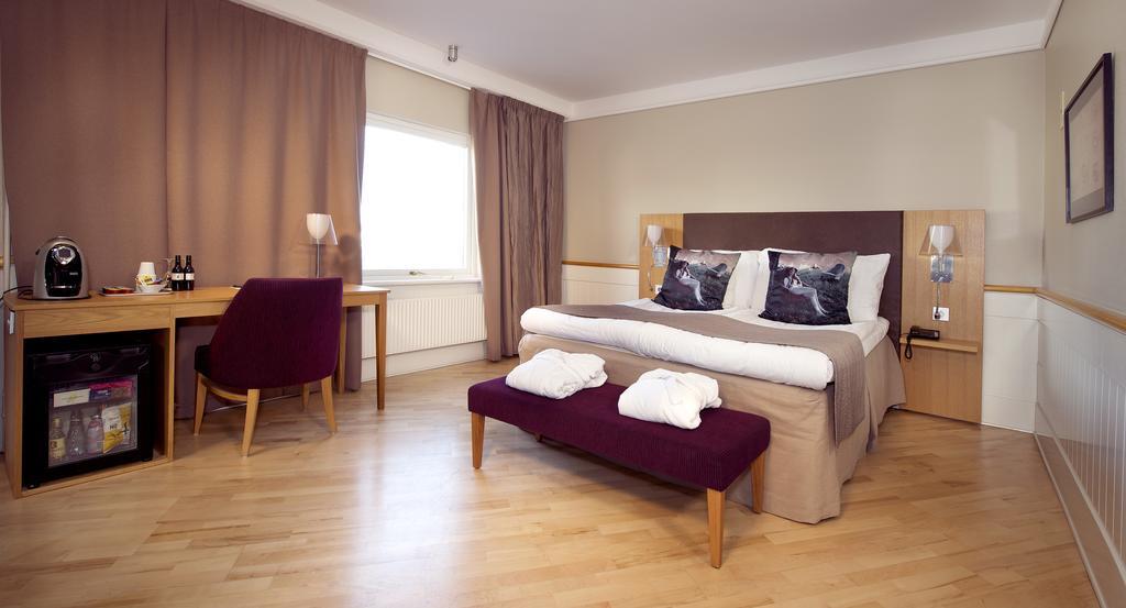 Home Hotel Kompaniet Нюшьопинг Екстериор снимка