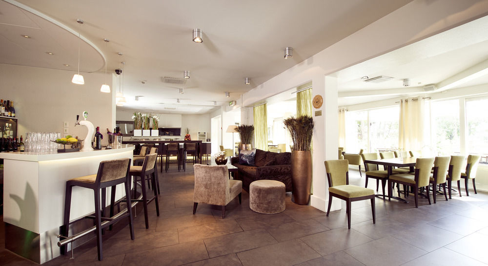 Home Hotel Kompaniet Нюшьопинг Екстериор снимка