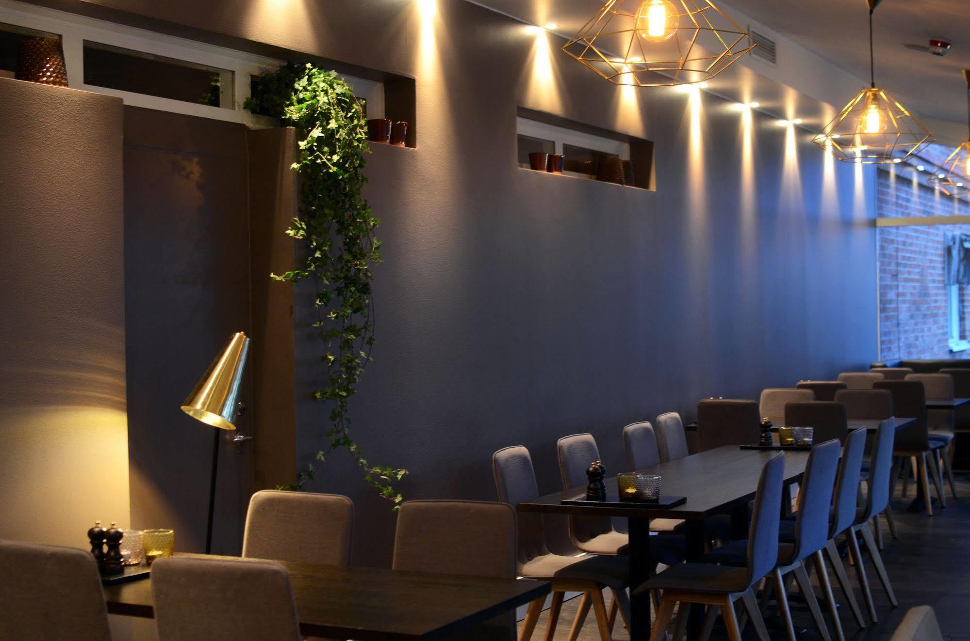 Home Hotel Kompaniet Нюшьопинг Екстериор снимка