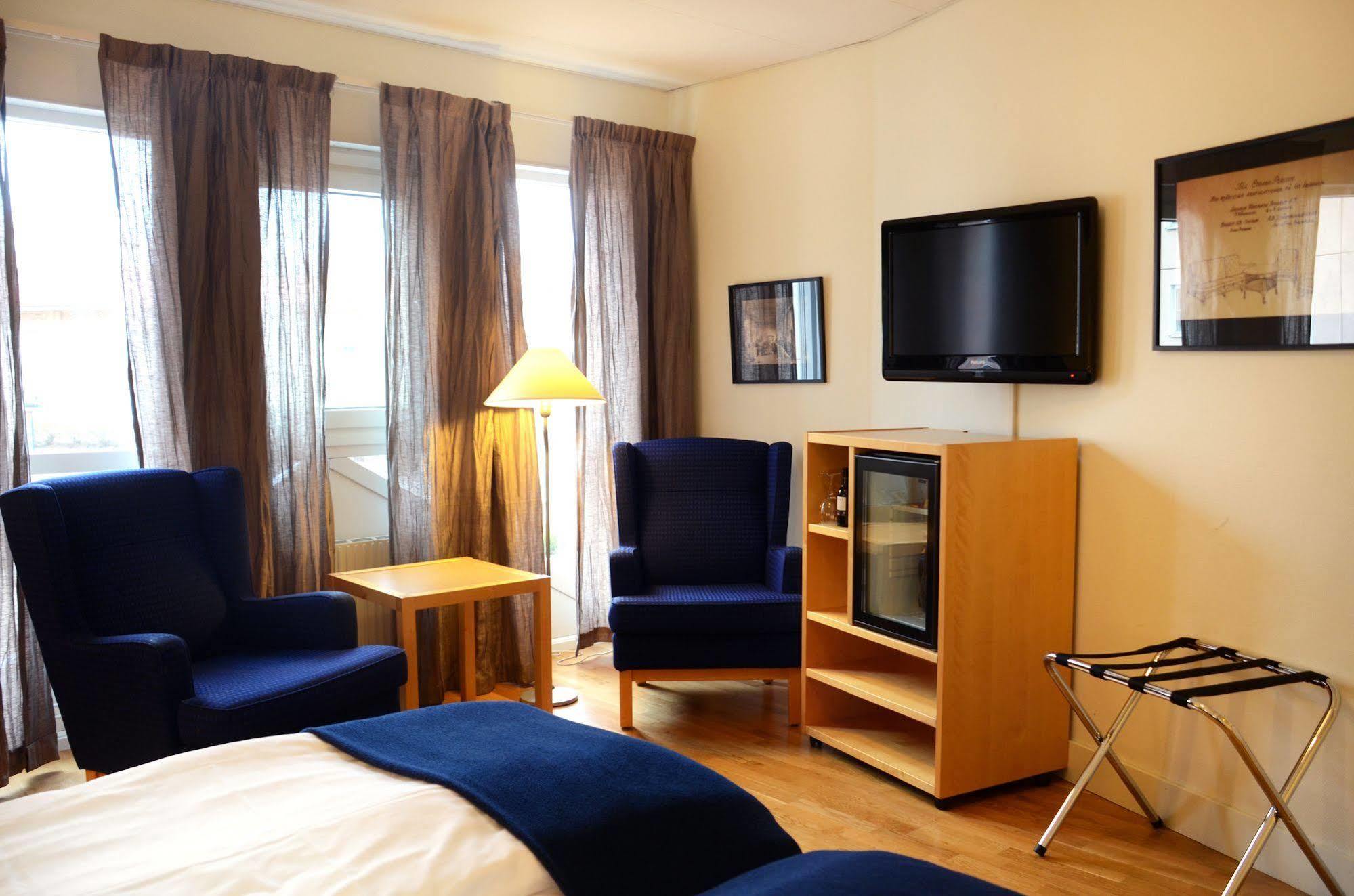 Home Hotel Kompaniet Нюшьопинг Екстериор снимка
